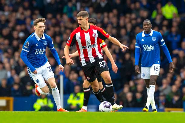 更可能对英 更可能对英